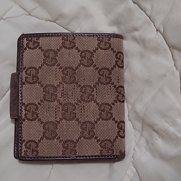 GUCCI WALLET ❤️ Host Pick - Picture 2 of 9
